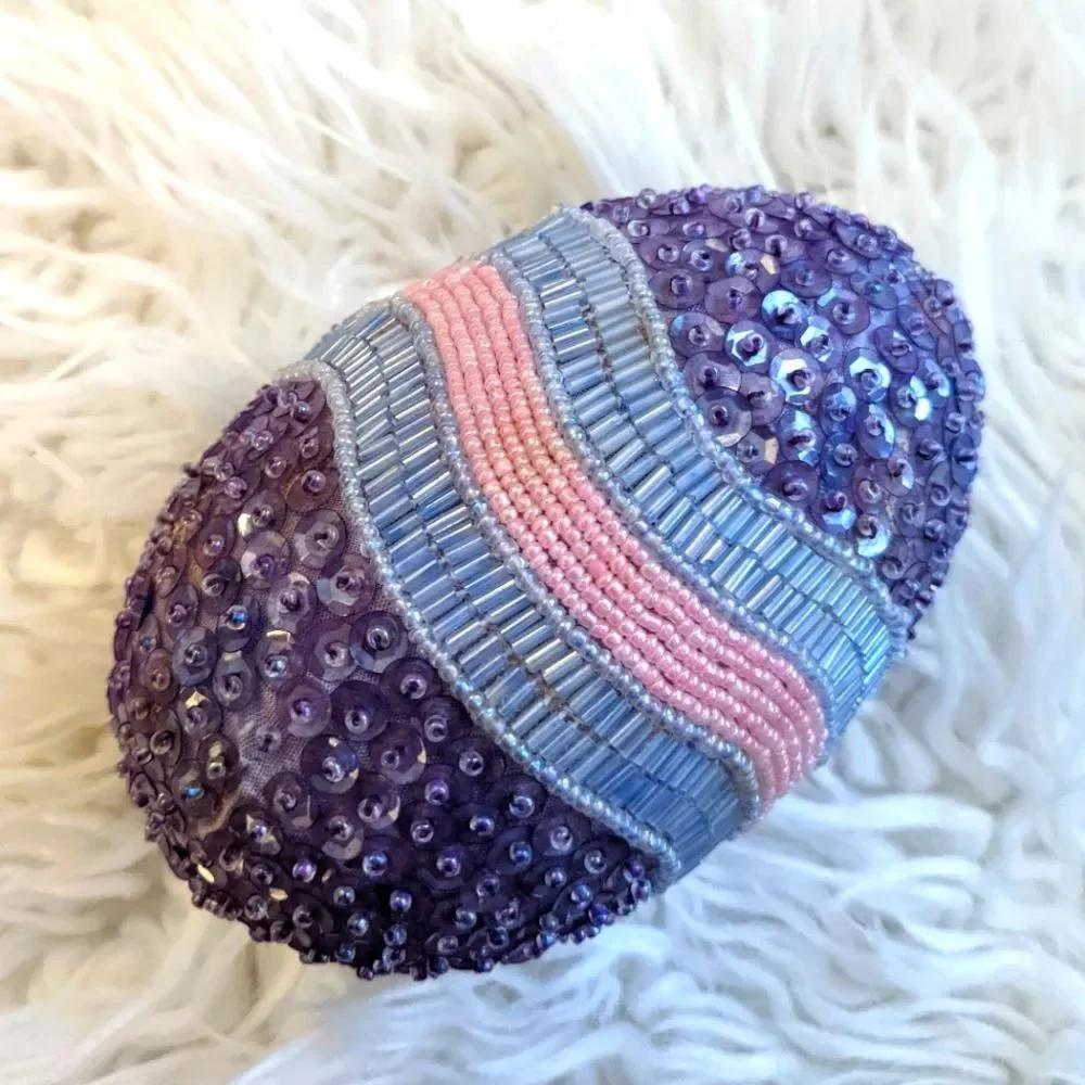 GAC RARE DECORATIVE EASTER EGG FILLABLE TRINKET / GIFT BOX WITH BEADS & SEQUINS
